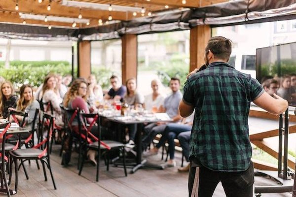 Comment utiliser l'art oratoire pour attirer des investisseurs pour son projet entrepreneurial ?